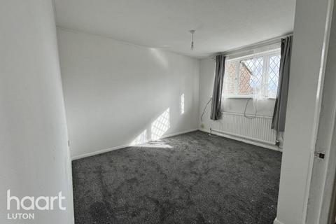 3 bedroom terraced house to rent, Dunsmore Road, Luton