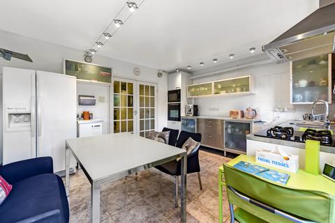 63 The Mall, London, N14 6LR