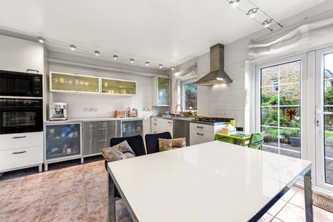 63 The Mall, London, N14 6LR