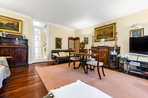 63 The Mall, London, N14 6LR