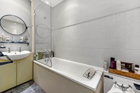 63 The Mall, London, N14 6LR