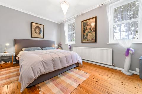 63 The Mall, London, N14 6LR