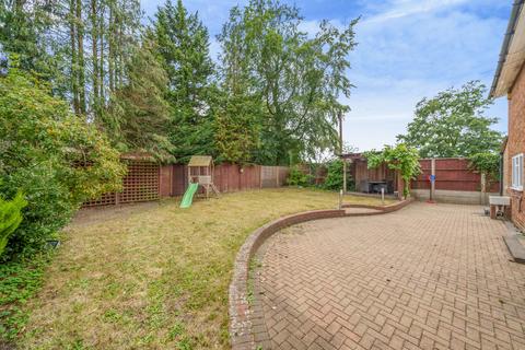 4 bedroom detached house for sale - The Pathway, Send, GU23