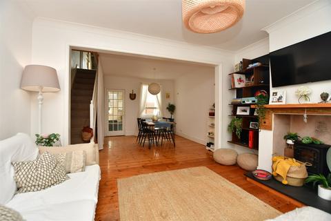 59 Clive Road, Rochester, ME1 3BZ
