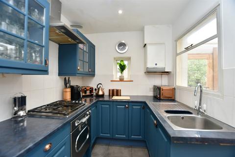 59 Clive Road, Rochester, ME1 3BZ