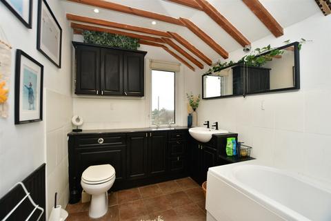 59 Clive Road, Rochester, ME1 3BZ