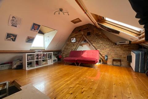59 Clive Road, Rochester, ME1 3BZ