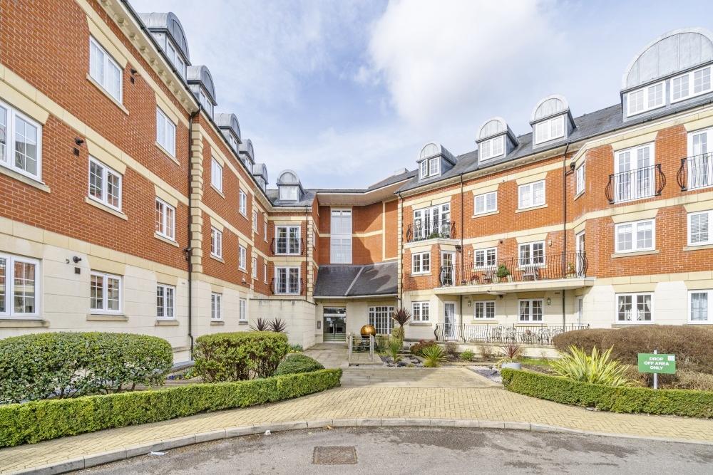 Eastcote Road, Pinner 2 bed apartment for sale £744,500