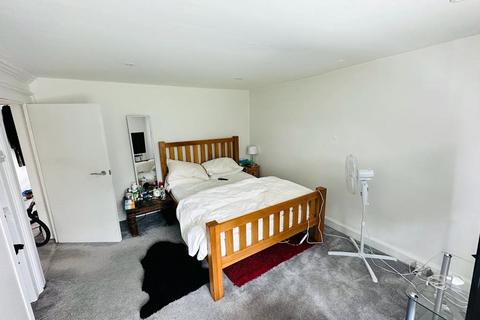 1 bedroom maisonette for sale, The Green, Wooburn Green, Buckinghamshire, HP10