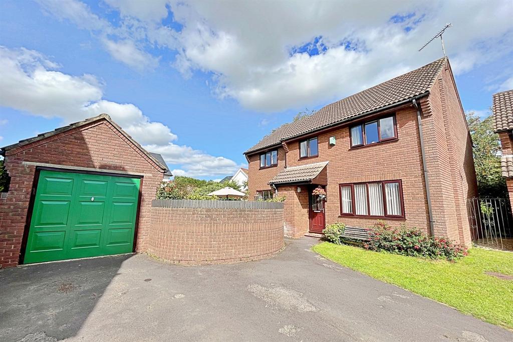 Sturminster Marshall 4 bed detached house for sale £450,000