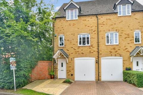3 Moat Lane, Lower Upnor, Rochester, ME2 4GP