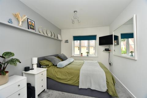 3 Moat Lane, Lower Upnor, Rochester, ME2 4GP