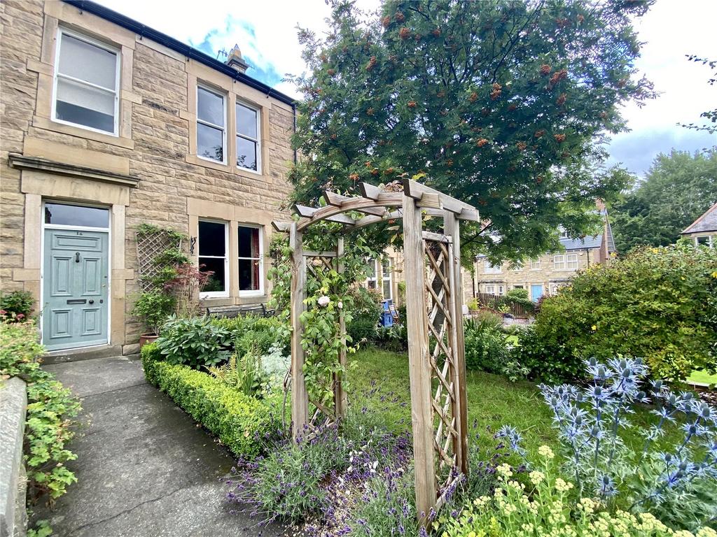Crescent Avenue, Hexham, Northumberland, NE46 4 bed terraced house £