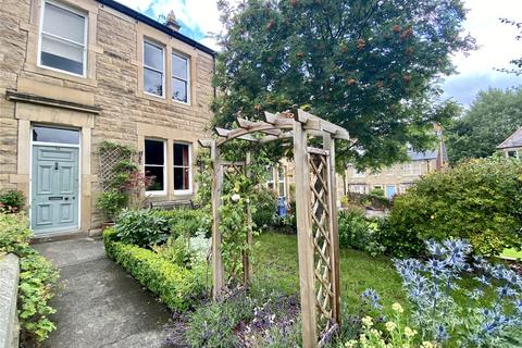 14 Crescent Avenue, Hexham, NE46 3DP