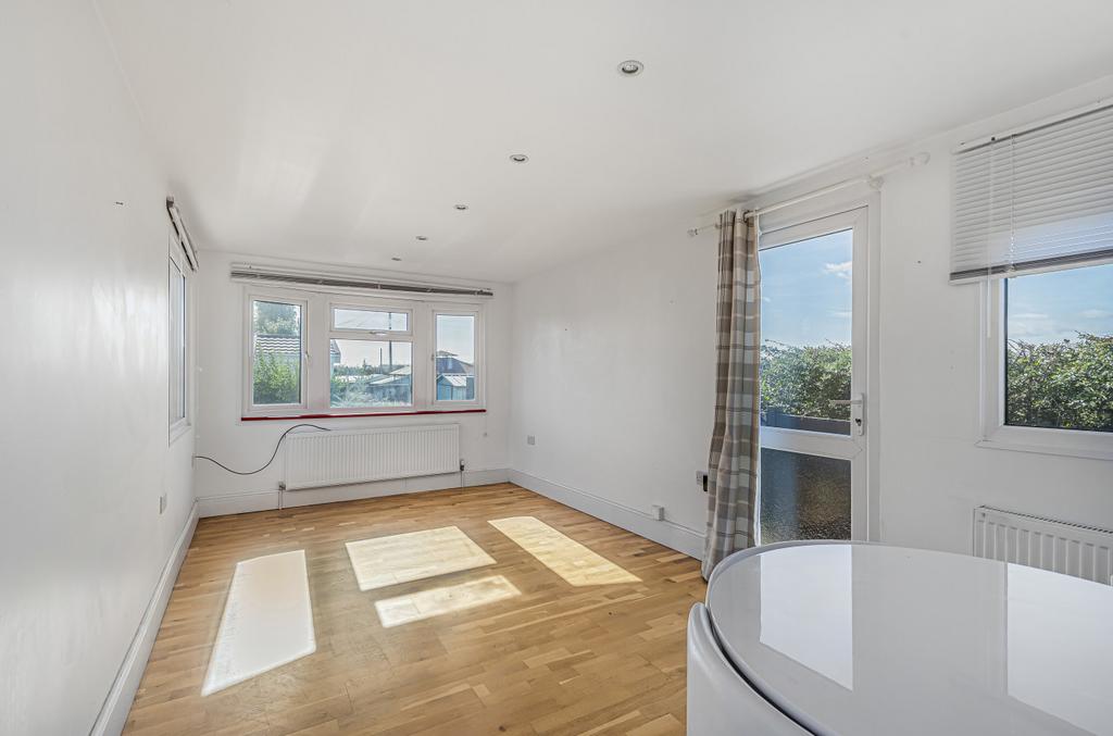 Cheveley Park, Grantham, Lincolnshire, NG31 1 bed park home for sale £55,000