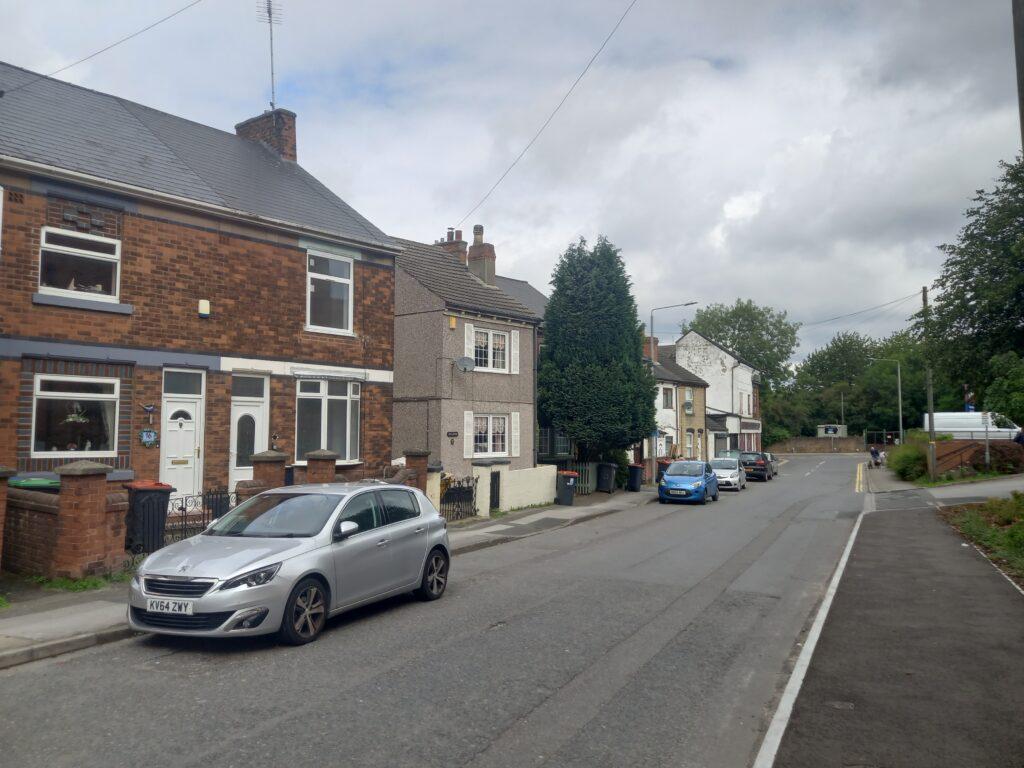 Lindleys Lane, Nottingham, NG17 8AA 2 bed end of terrace house £750