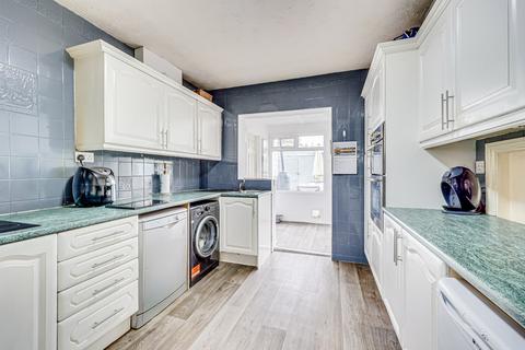 3 bedroom semi-detached house for sale, Snakes Lane, Southend-on-sea, SS2