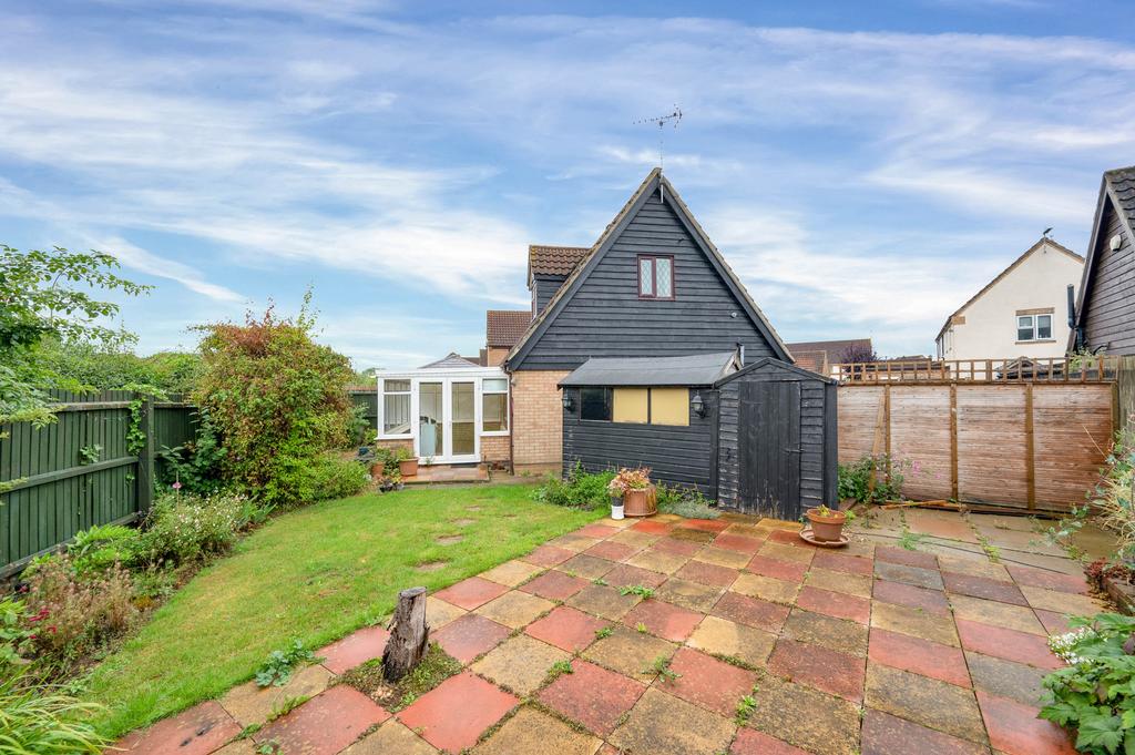 Chatsfield, Werrington, Peterborough, PE4 2 bed semidetached house for