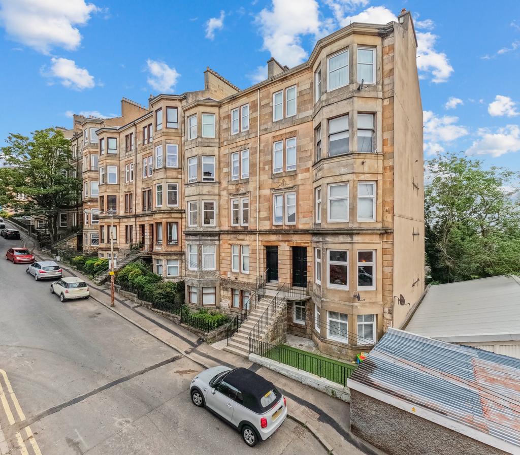 Brownlie Street, Flat 0/2, Mount... 3 bed flat £189,000