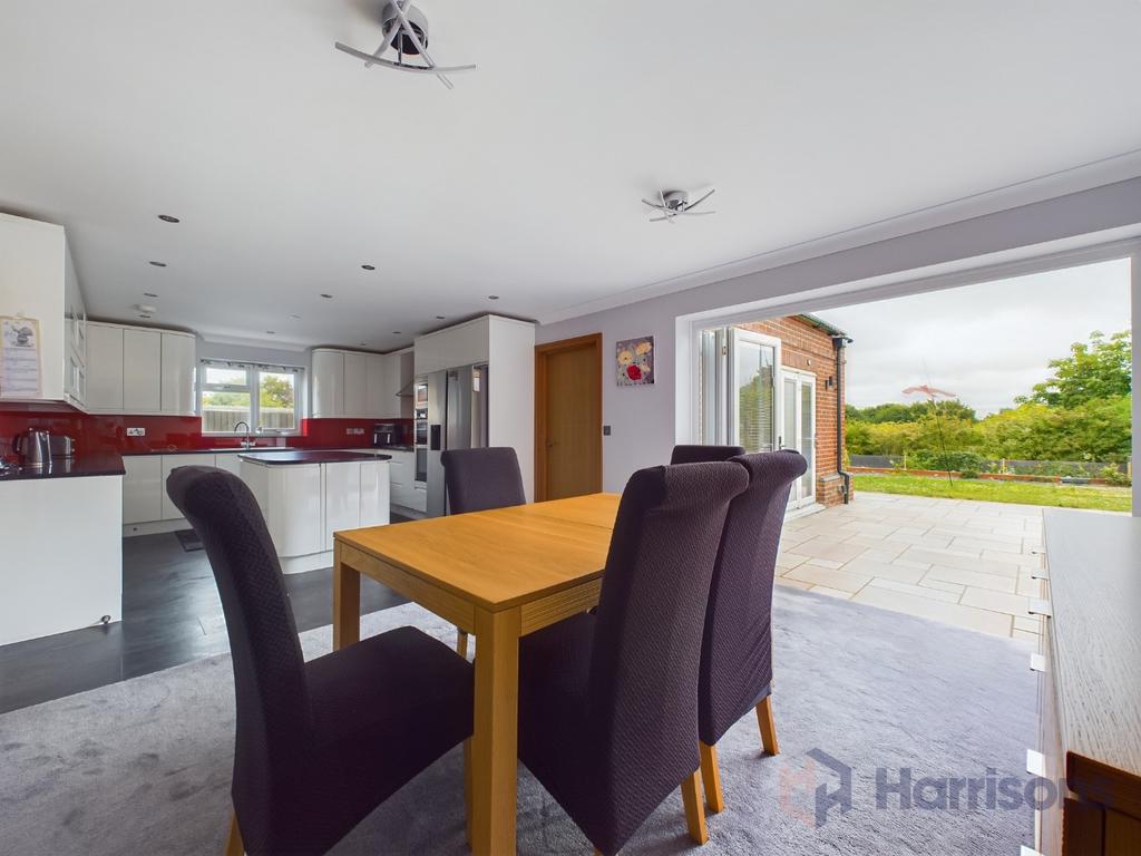 Wises Lane, Sittingbourne, ME9 6 bed detached house for sale £900,000