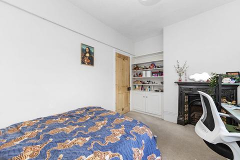 2 bedroom apartment to rent, Chaucer Road, Herne Hill, London, SE24