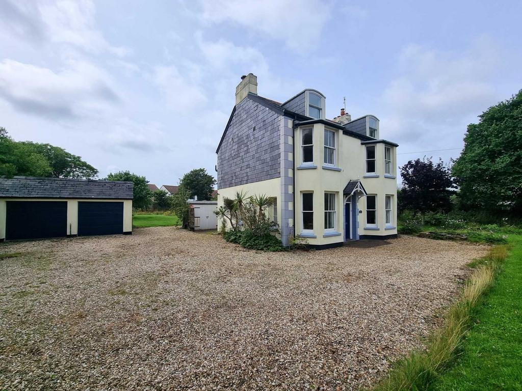 Churchill Way, Northam 6 bed detached house for sale £625,000