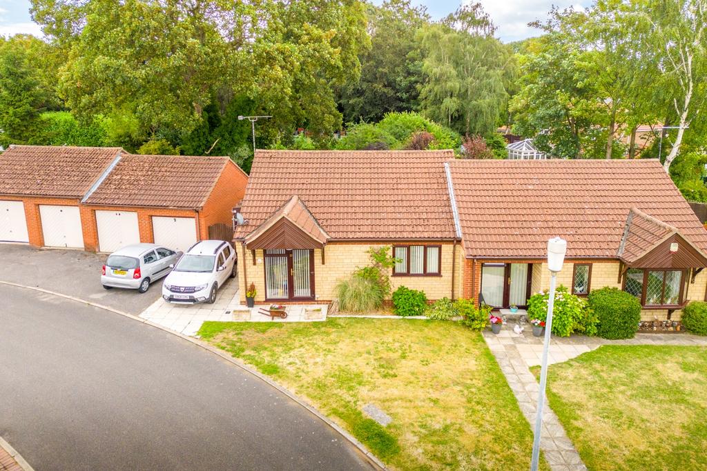 Meadowlake Close, Lincoln, Lincolnshire, LN6 2 bed semidetached
