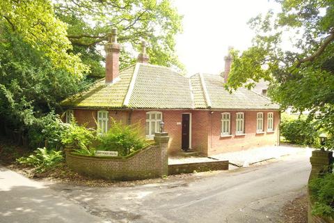2 bedroom detached bungalow for sale - Thakeham - bungalow