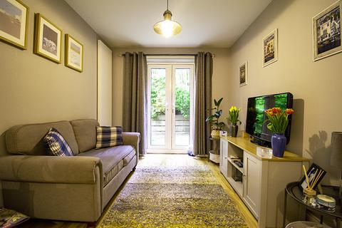1 bedroom flat to rent - Ground Floor Garden Flat on Talbot Road