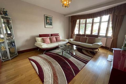 5 bedroom detached house for sale, Alleyn Park,  Southall, UB2