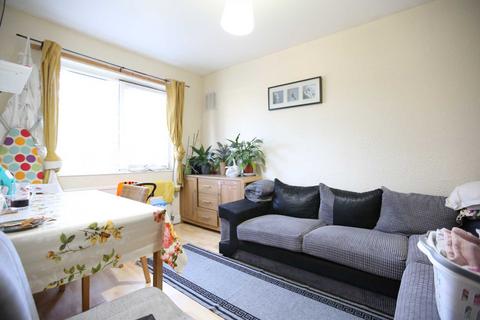 3 bedroom flat for sale, Ridgwell Road, Custom House, E16 3LN