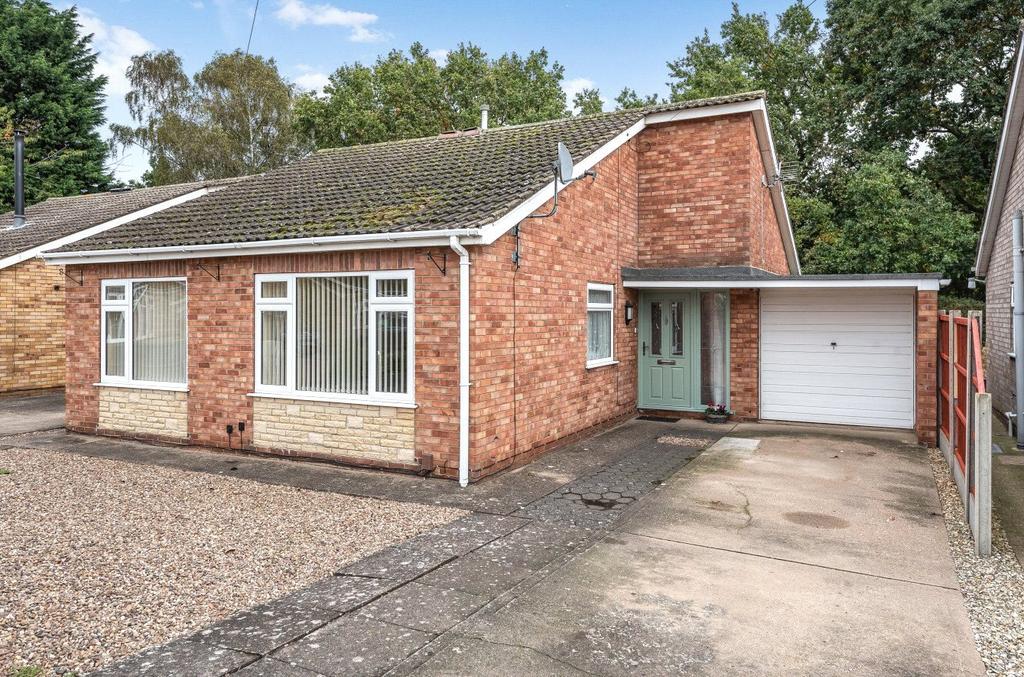 Magpie Close, Skellingthorpe, Lincoln, LN6 3 bed bungalow for sale £