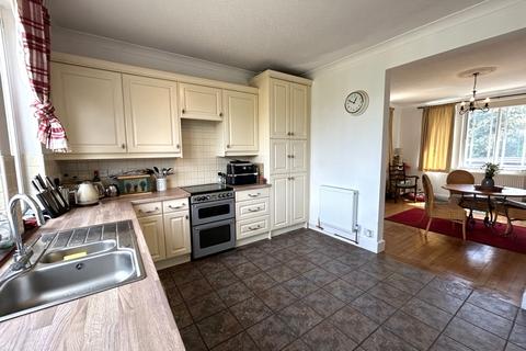 4 bedroom detached house for sale, 3 Newark Road, North Hykeham, Lincoln, Lincolnshire, LN6