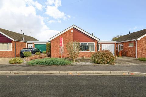 2 bedroom bungalow for sale - Manor Leas Close, Lincoln, Lincolnshire, LN6