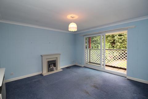 2 bedroom flat for sale, Old Manor Lawns, Beverley, HU17 0NB