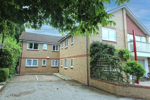 2 bedroom flat for sale, Old Manor Lawns, Beverley, HU17 0NB