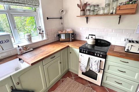 3 bedroom terraced house to rent, Lincoln Road, Bassingham, Lincoln, LN5