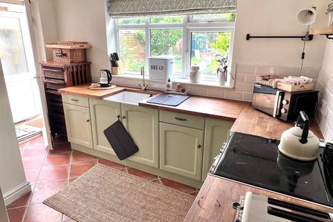 3 bedroom terraced house to rent, Lincoln Road, Bassingham, Lincoln, LN5