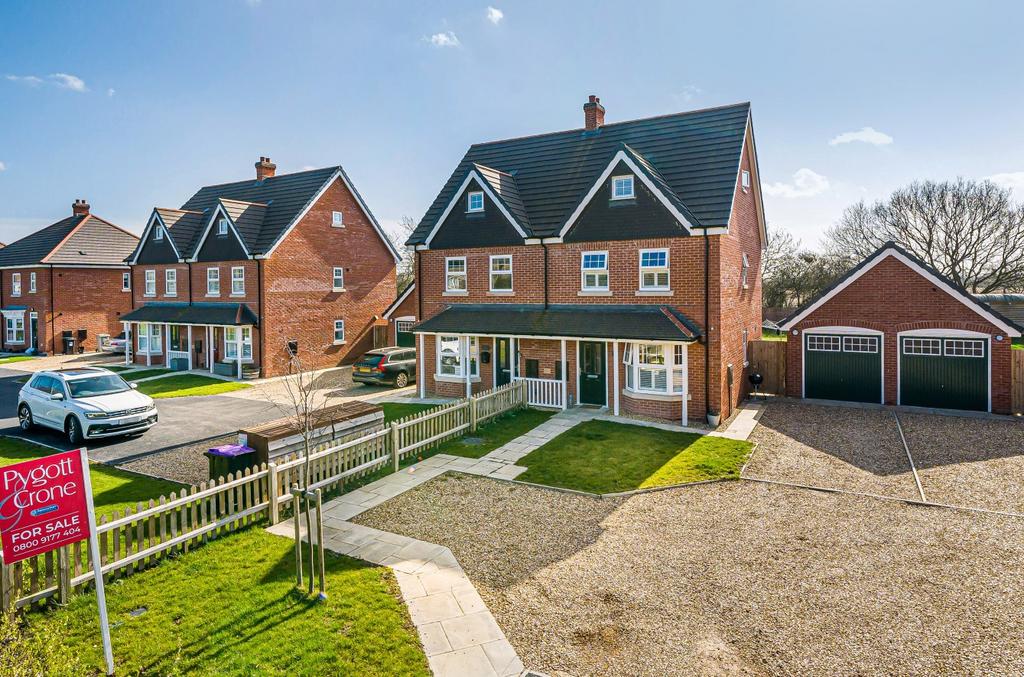 Witham Road, Woodhall Spa, Lincolnshire, LN10 3 bed semidetached house
