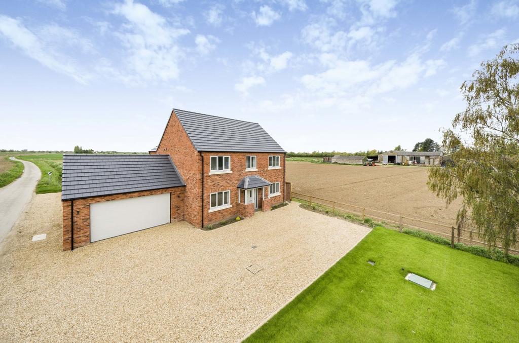 Quadring Road, Donington, Spalding, PE11 5 bed detached house for sale £440,000