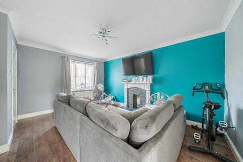 3 bedroom semi-detached house for sale - Wintergold Avenue, Spalding, Lincolnshire, PE11