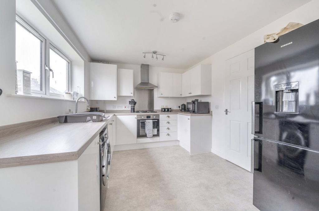 Beckingham Close, Welland Park, Spalding, PE11 3 bed semidetached