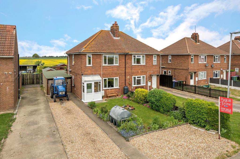 Parsons Drove, Holland Fen, Lincoln, LN4 3 bed semidetached house for