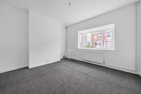 12 Manor Avenue, Grimsby, DN32 0QR