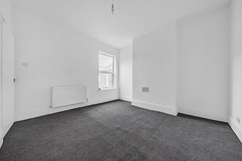 12 Manor Avenue, Grimsby, DN32 0QR