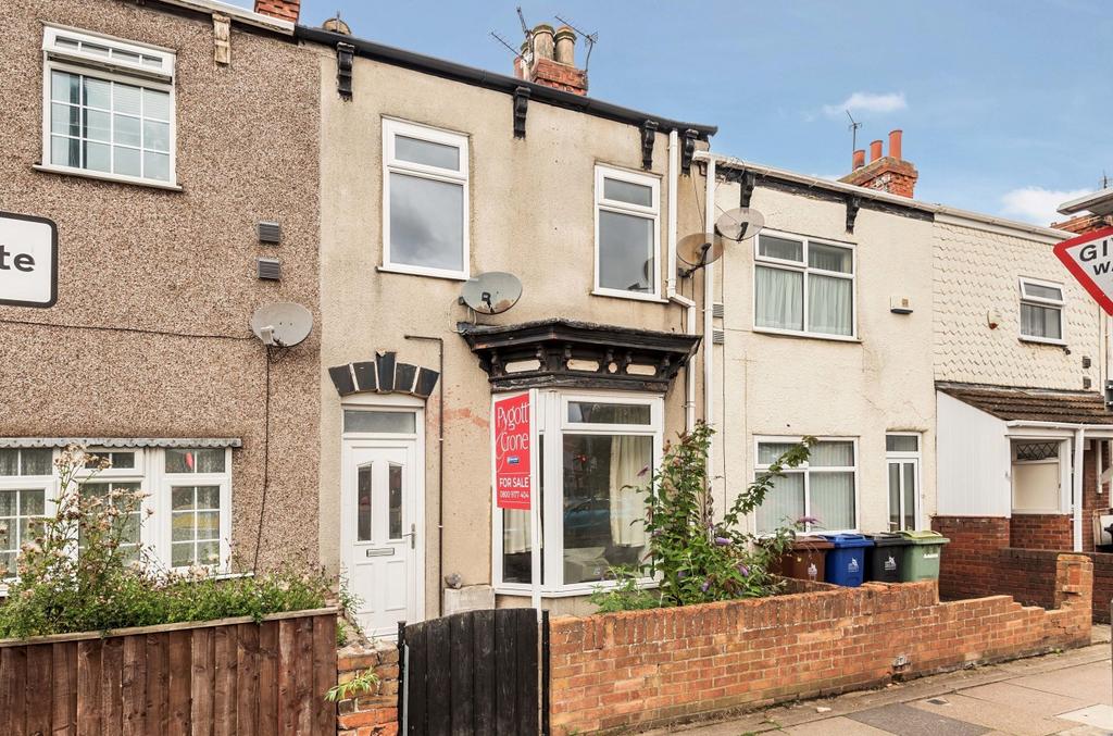 Cartergate, Grimsby, N.E.Lincs, DN31 3 bed terraced house £89,950
