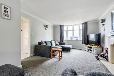 23 Sunningdale, Waltham, Grimsby, DN37 0UA