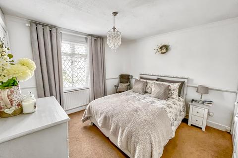 147 Dover Road, Northfleet, Gravesend, DA11 9QX