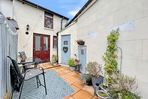 147 Dover Road, Northfleet, Gravesend, DA11 9QX