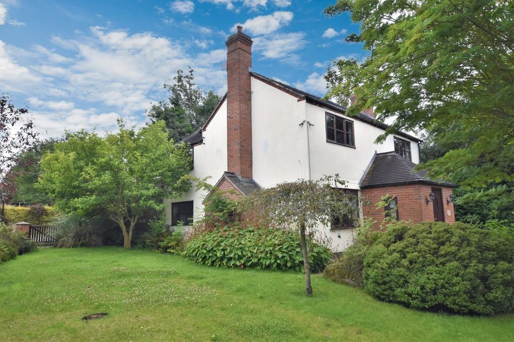 Shrewsbury Road, Market Drayton 3 bed detached house for sale £300,000